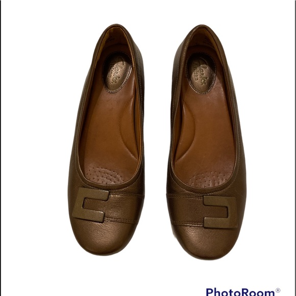 Clark’s Artisan Metallic Bronze Wedge Flats Size 6 1/2 M - Picture 2 of 9